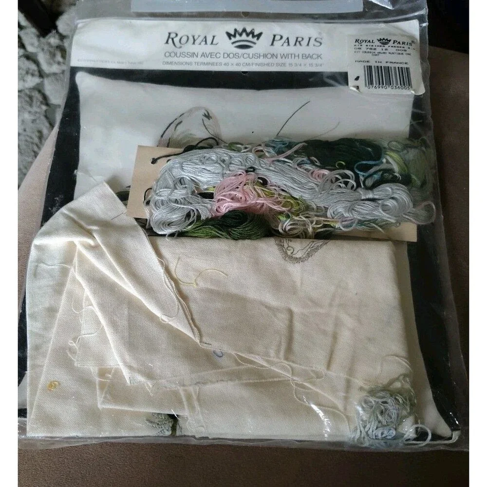 Royal Paris Cushion With Back Cat Made In France New 15 3/4 By 15 3/4 1992